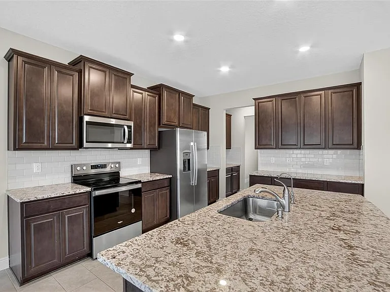 2546 Warren Acres Blvd — Photo 14