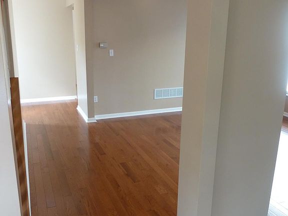 Entry / Living Room