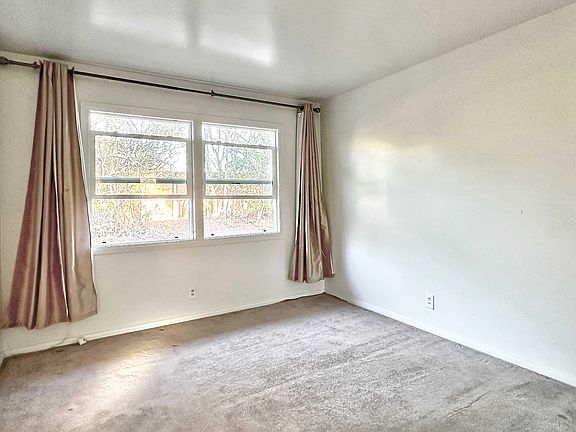 5th image of 208 Cordova Dr