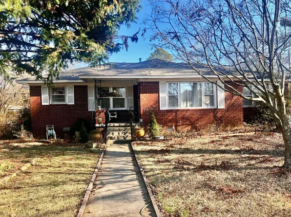 808 N Oak St, Pangburn, AR 72143