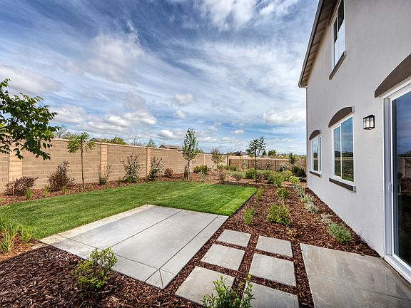 Residence 5 - backyard