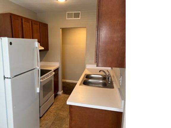 2nd image of 3435 W 4th Ave APT 1