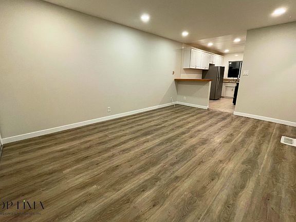 4th image of 853 N Formosa Ave APT 3