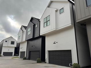2705 Oakwood Crest Ln, Houston, TX 77018