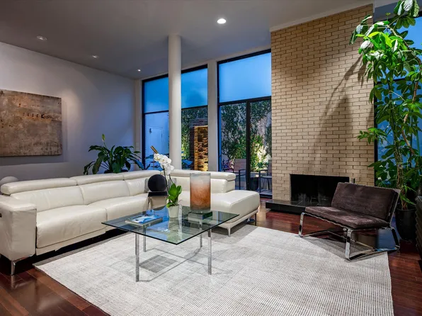 3210 Elizabeth St, Dallas, TX 75204