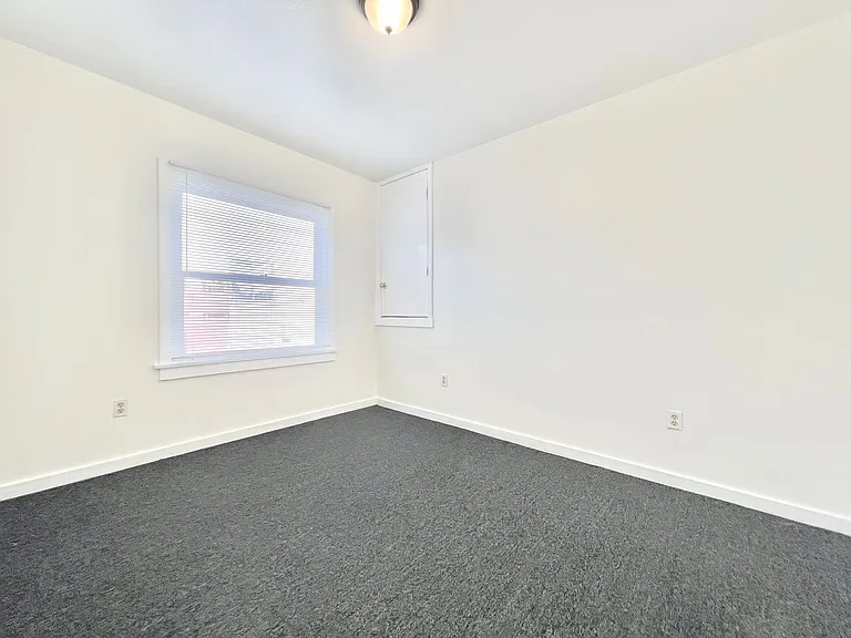 1444 W 28th St — Photo 18