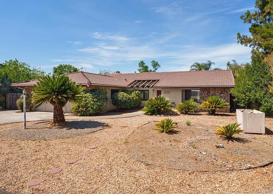 1st image of 25641 Bellemore Dr