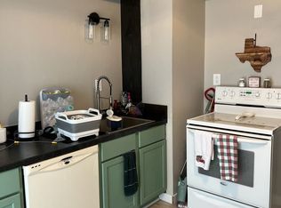 1133 Columbia St, Waterloo, IA 50703