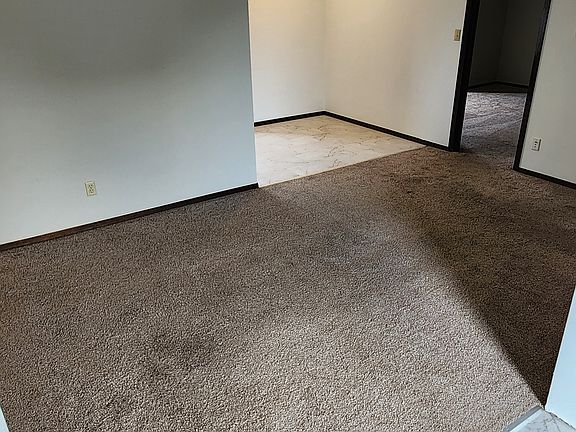 4th image of 548 12th St SE #11525820