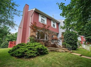 32 Corona Ct, Old Bridge, NJ 08857