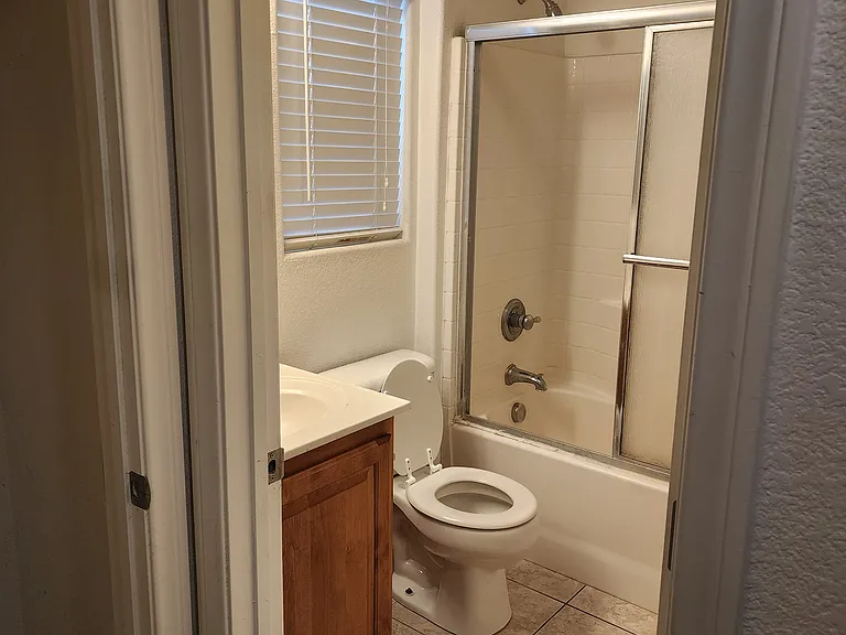 4770 Cortina Rancho St #2 — Photo 28