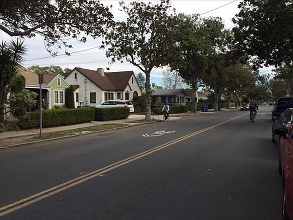 4th image of 1827 San Andres St