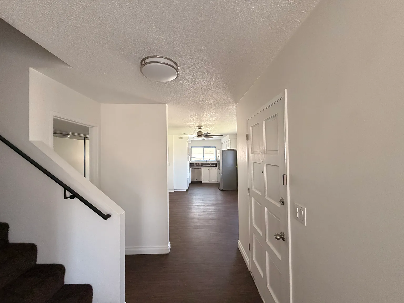 3 bed, 1300 sqft, $3,300 — Photo 2