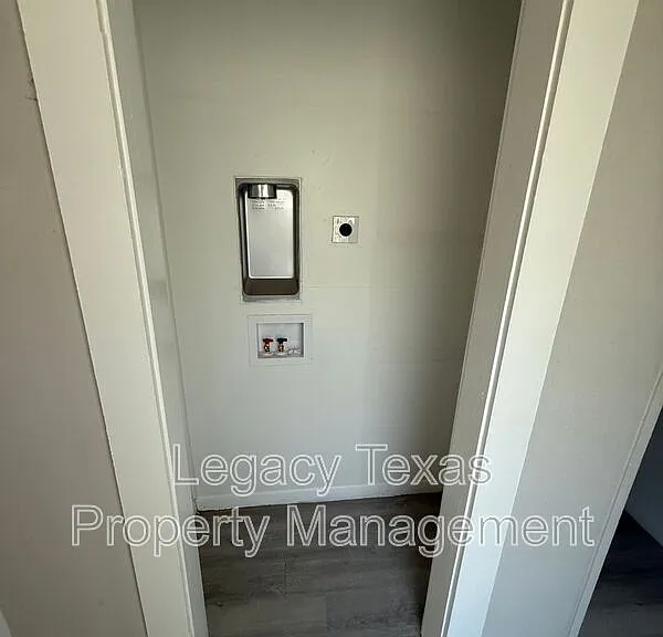 318 College St #B — Photo 14