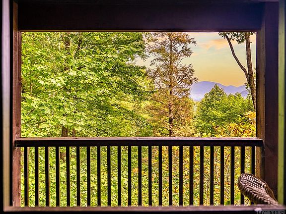 2nd image of 1003 Retreat Lane