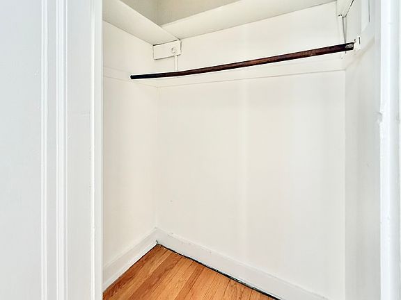 5th image of 2803 W Lunt Ave #H3