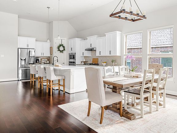 3rd image of 3801 Carya Dr