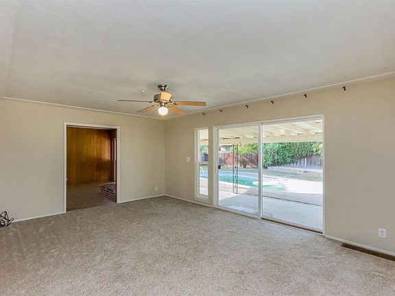 4th image of 4423 N Durant Way