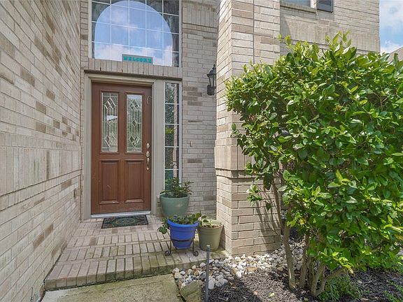 3rd image of 23327 W Pine Ivy Ln