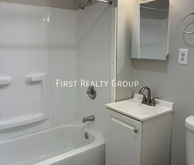 3700 Runyon Ave — Photo 10