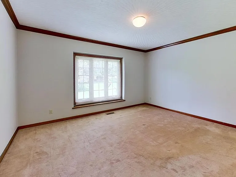8109 Johnstown Ct — Photo 14
