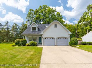 340 Williamsburg Rd, Lansing, MI 48917