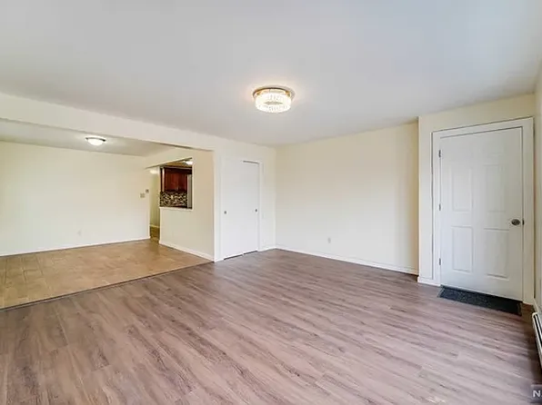 180 Mcadoo Avenue image 6 of 12