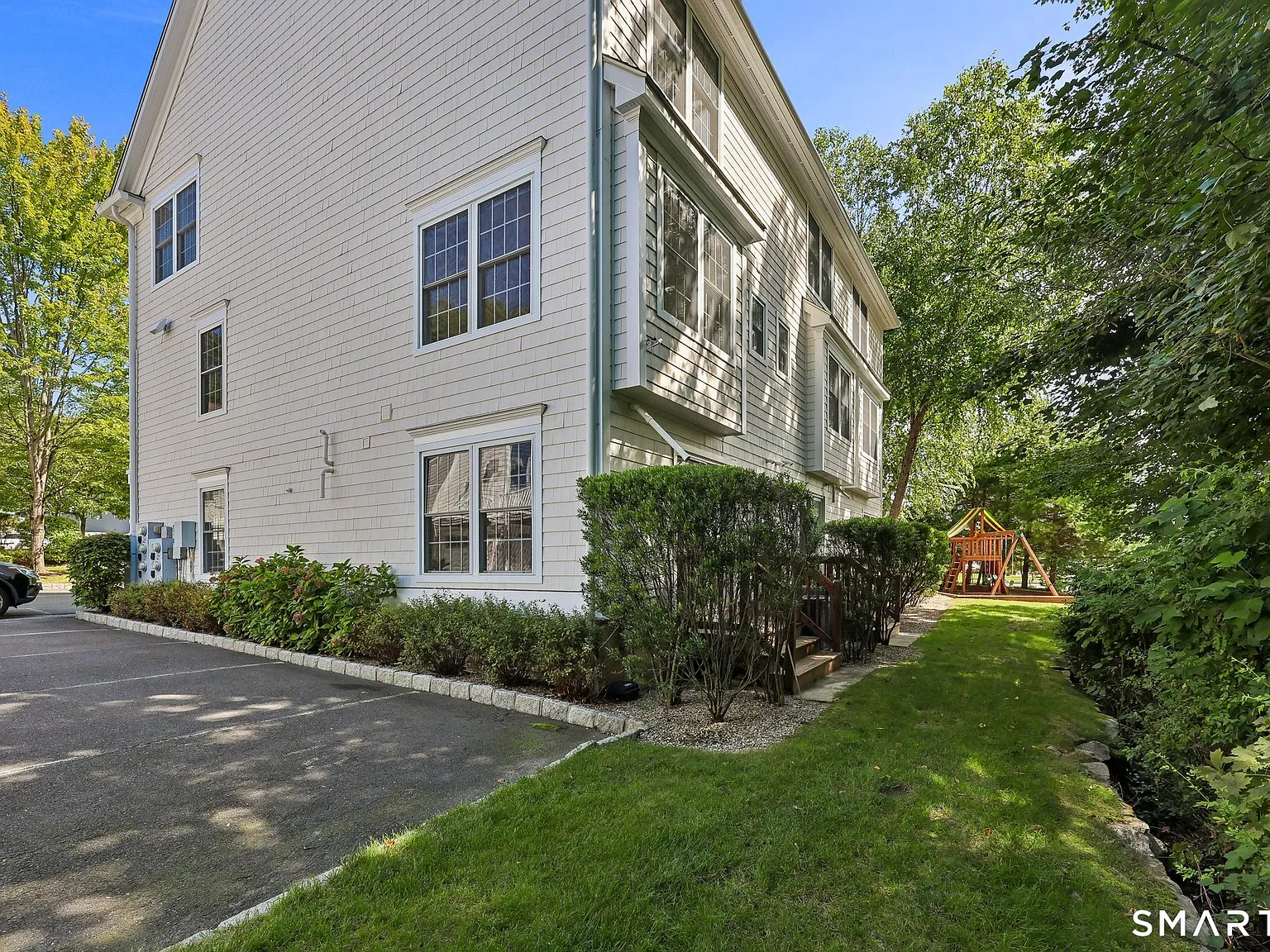 2 bed, 4.0 bath, 1710 sqft, $4,000 — Photo 3