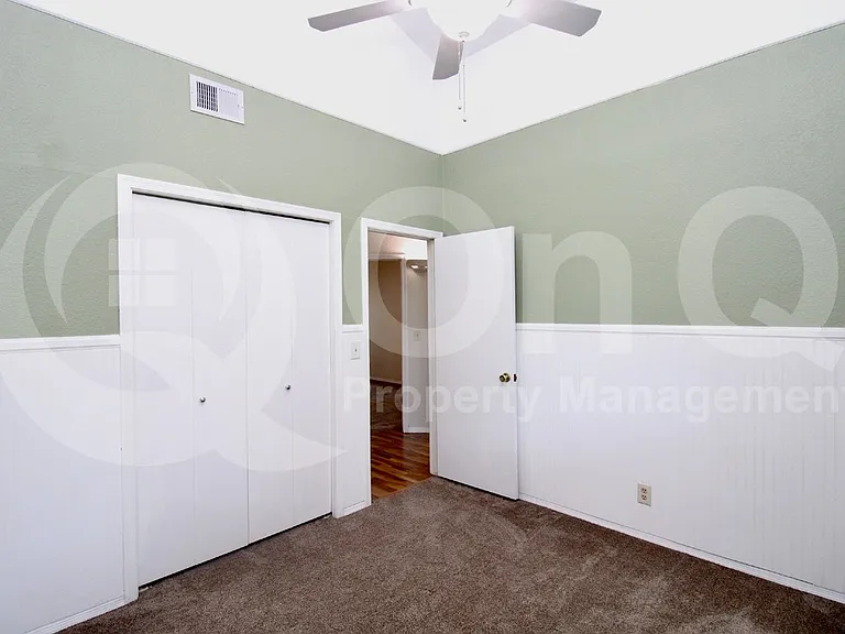 3453 N Seneca Ct — Photo 6