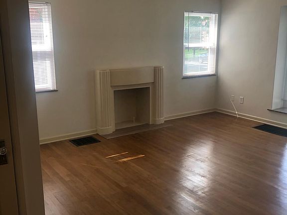 4th image of 1670 Elmwood Ave APT A