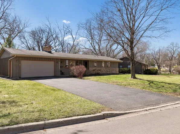 4225 Poplar Bridge Rd, Bloomington, MN 55437