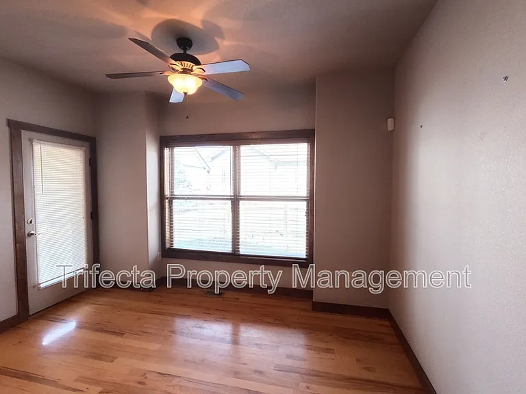 1032 Hessen Dr — Photo 16