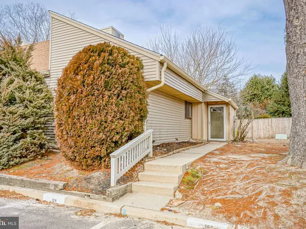 32 Chiswick Dr, Lindenwold, NJ 08021