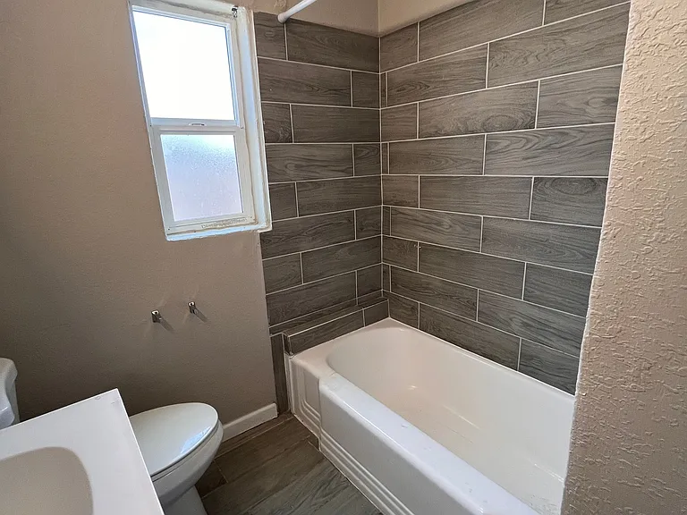 220 E Fort Lowell Rd #11 — Photo 6