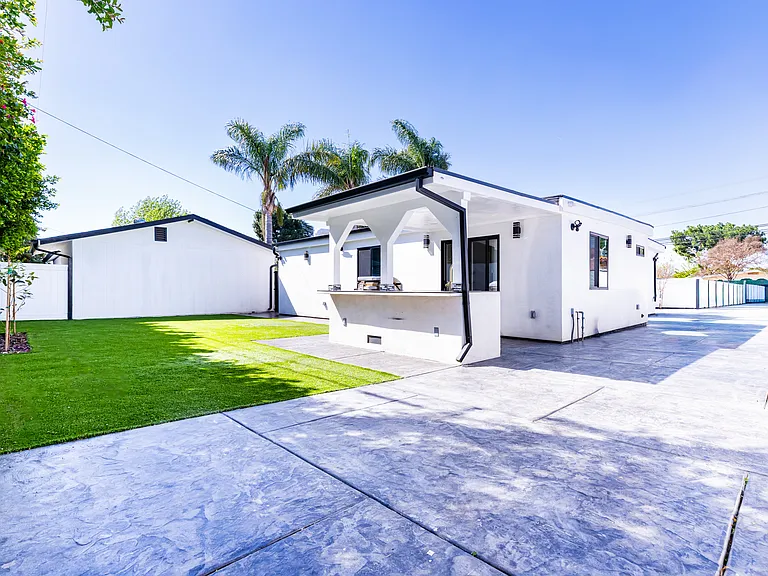 9738 N Lemona Ave — Photo 21