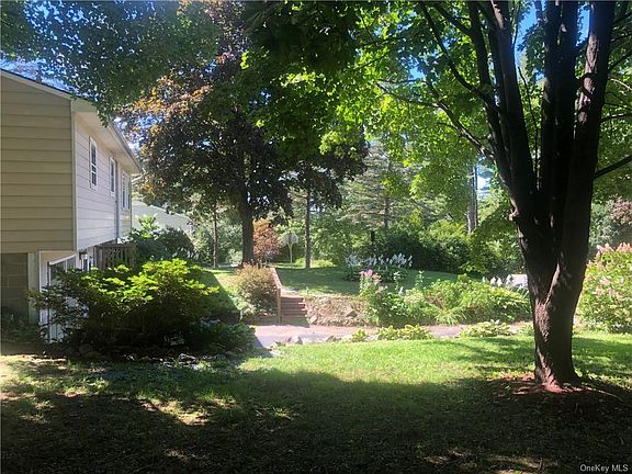 2nd image of 78 Oak Leaf Dr