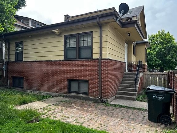 4th image of 650 Massena Ave