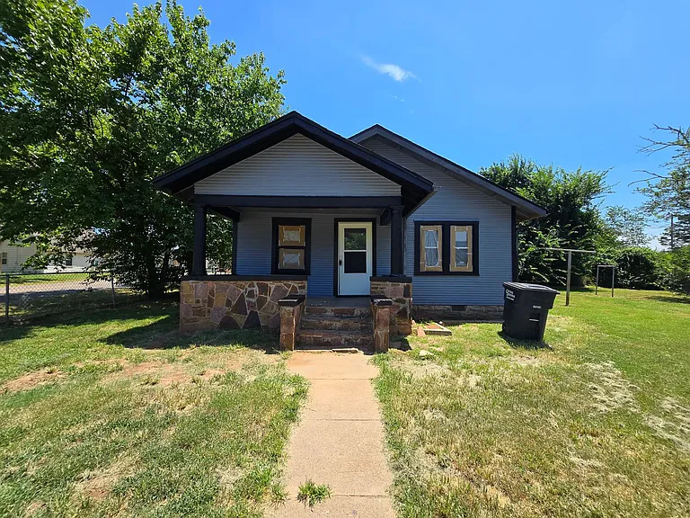 617 N Bonita Ave — Photo 24