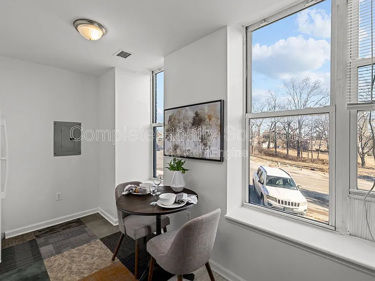 Riverview Apartments — Photo 13