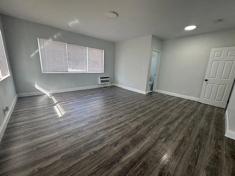 6877 Abbott Ave Miami Beach, FL 33141 — Photo 6