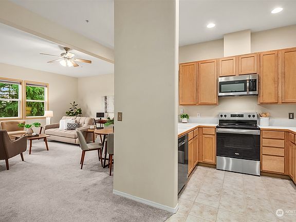 3rd image of 5122 S Mayflower Street #203