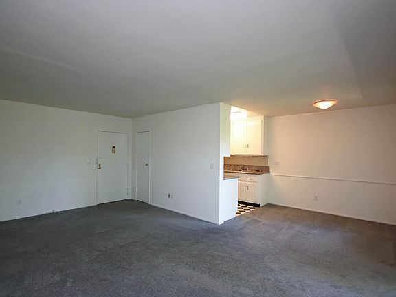 4th image of 339 S Mentor Ave #307