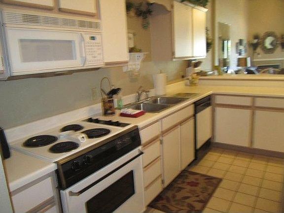 4th image of 137 Highland Dr APT 7
