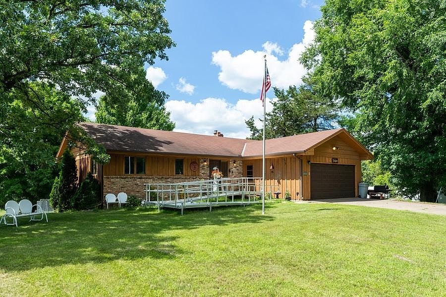 1st image of 31426 Central Dr NE