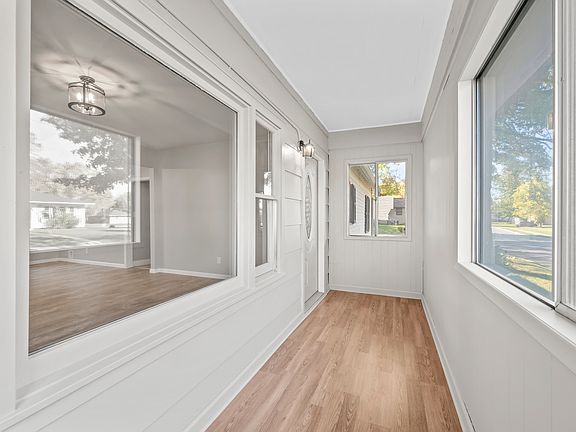 5th image of 231 W Harriman Ave