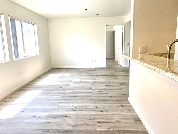 4th image of 500 S St Andrews Pl APT 405