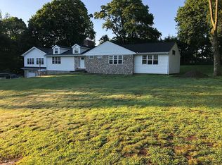 5 Weatherbell Dr, Norwalk, CT 06851