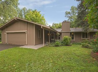 7465 Pinecrest Rd, Mahtomedi, MN 55115
