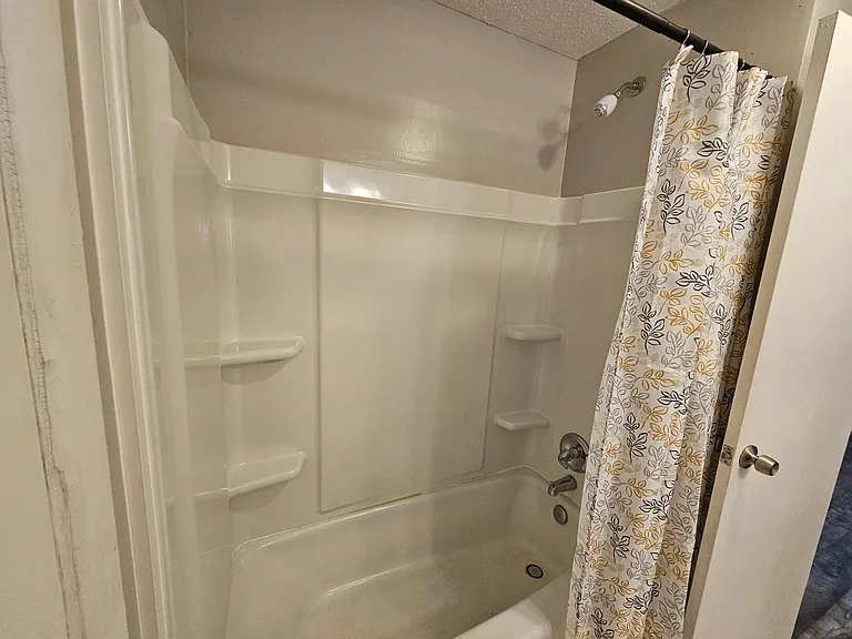 Patriot Apartments — Photo 33