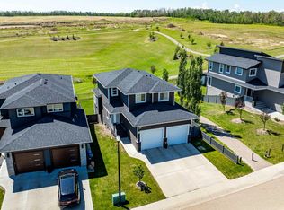 19 Vanveller Way, Sylvan Lake, AB T4S0M4